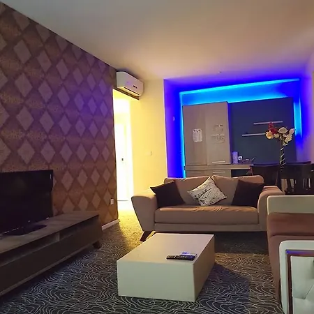 53 Aparthotel *